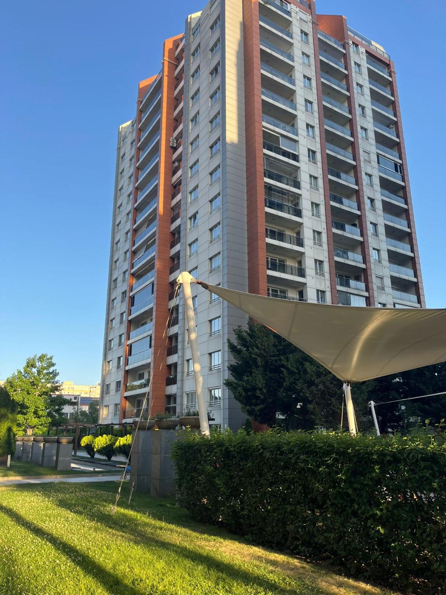Central City Oasis - Incity Bukarest Exteriör bild